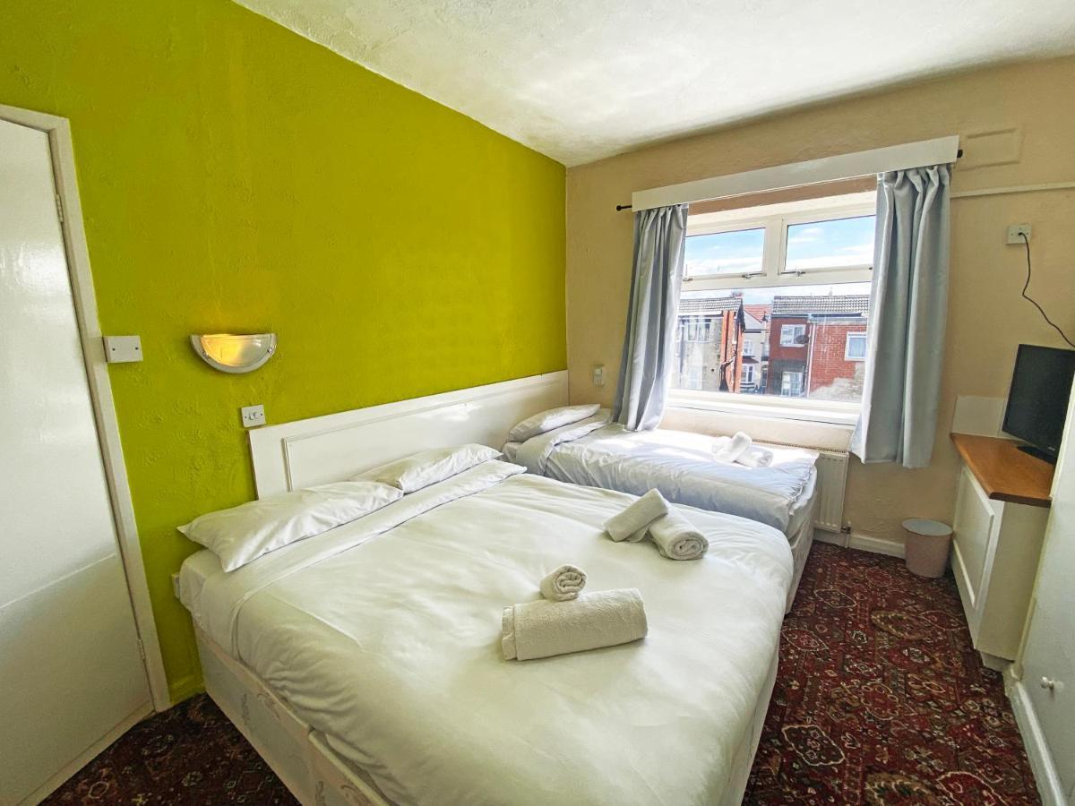 The J & S Hotel Blackpool Eksteriør bilde