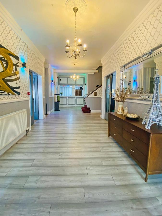 The J & S Hotel Blackpool Eksteriør bilde